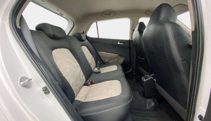 2015 Hyundai Grand i10 ASTA AT 1.2 KAPPA VTVT, Petrol, Automatic, 38,286 km, Right Side Rear Door Cabin