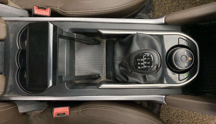 2020 Tata Harrier XZ PLUS 2.0L, Diesel, Manual, 91,540 km, Gear Lever