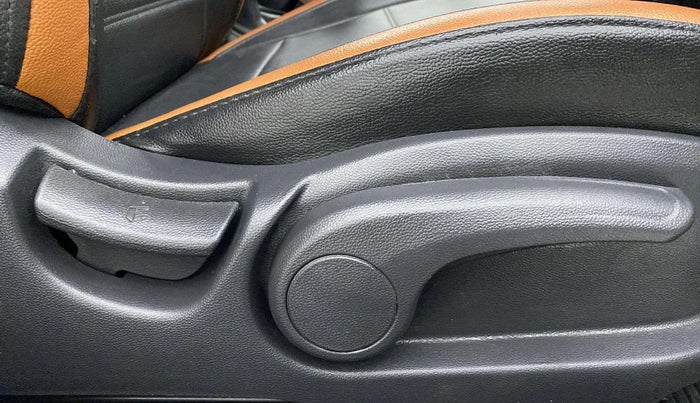 2019 Hyundai Elite i20 SPORTZ PLUS 1.2, Petrol, Manual, 47,998 km, Driver Side Adjustment Panel