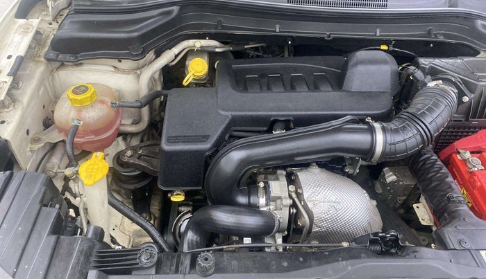 2019 Mahindra XUV300 W8 1.5 DIESEL AMT, Diesel, Automatic, 83,418 km, Engine View - Right