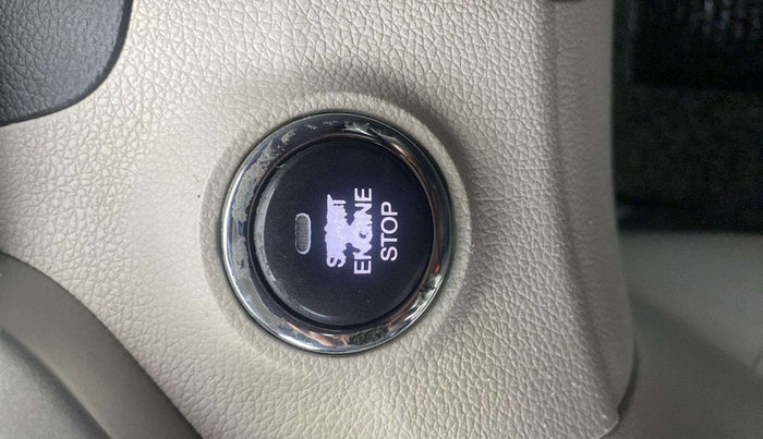 2019 Mahindra XUV300 W8 1.5 DIESEL AMT, Diesel, Automatic, 83,418 km, Keyless Start/ Stop Button