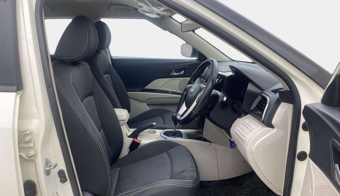 2019 Mahindra XUV300 W8 1.5 DIESEL AMT, Diesel, Automatic, 83,418 km, Right Side Front Door Cabin
