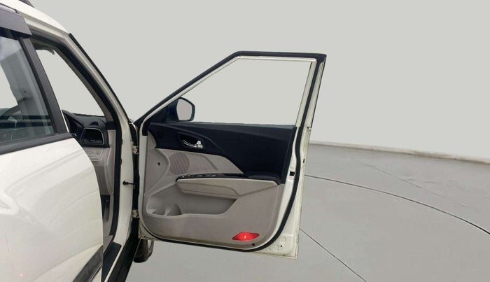 2019 Mahindra XUV300 W8 1.5 DIESEL AMT, Diesel, Automatic, 83,418 km, RHS Front Door