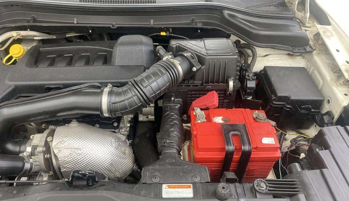 2019 Mahindra XUV300 W8 1.5 DIESEL AMT, Diesel, Automatic, 83,418 km, Engine View - Left