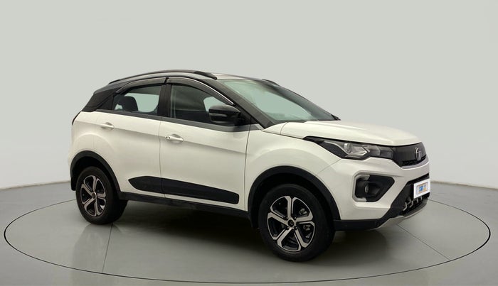 2022 Tata NEXON XZA PLUS (O) DIESEL DUAL TONE, Diesel, Automatic, 42,710 km, Right Front Diagonal