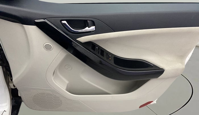2022 Tata NEXON XZA PLUS (O) DIESEL DUAL TONE, Diesel, Automatic, 42,710 km, Driver Side Door Panels Control