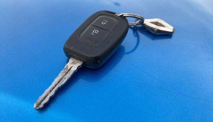 2021 Renault Kiger RXL MT, Petrol, Manual, 35,364 km, Key Close Up