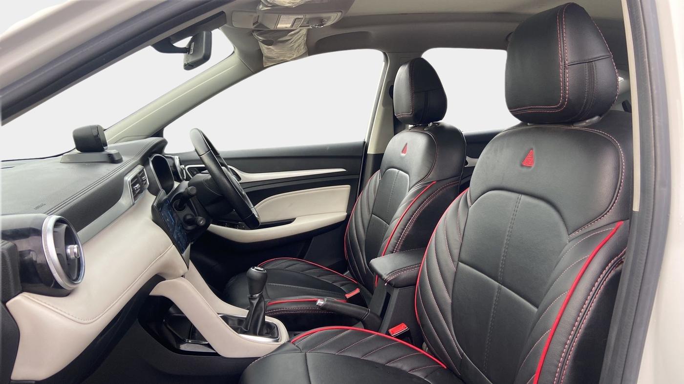 2021 MG ASTOR SHARP 1.5 MT, Petrol, Manual, 33,493 km, Right Side Front Door Cabin