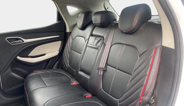 2021 MG ASTOR SHARP 1.5 MT, Petrol, Manual, 33,350 km, Right Side Rear Door Cabin