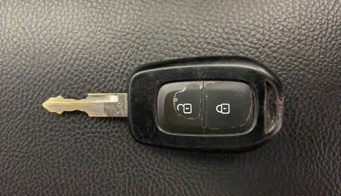 2019 Renault Kwid RXT 1.0 AMT (O), Petrol, Automatic, 68,234 km, Key Close Up
