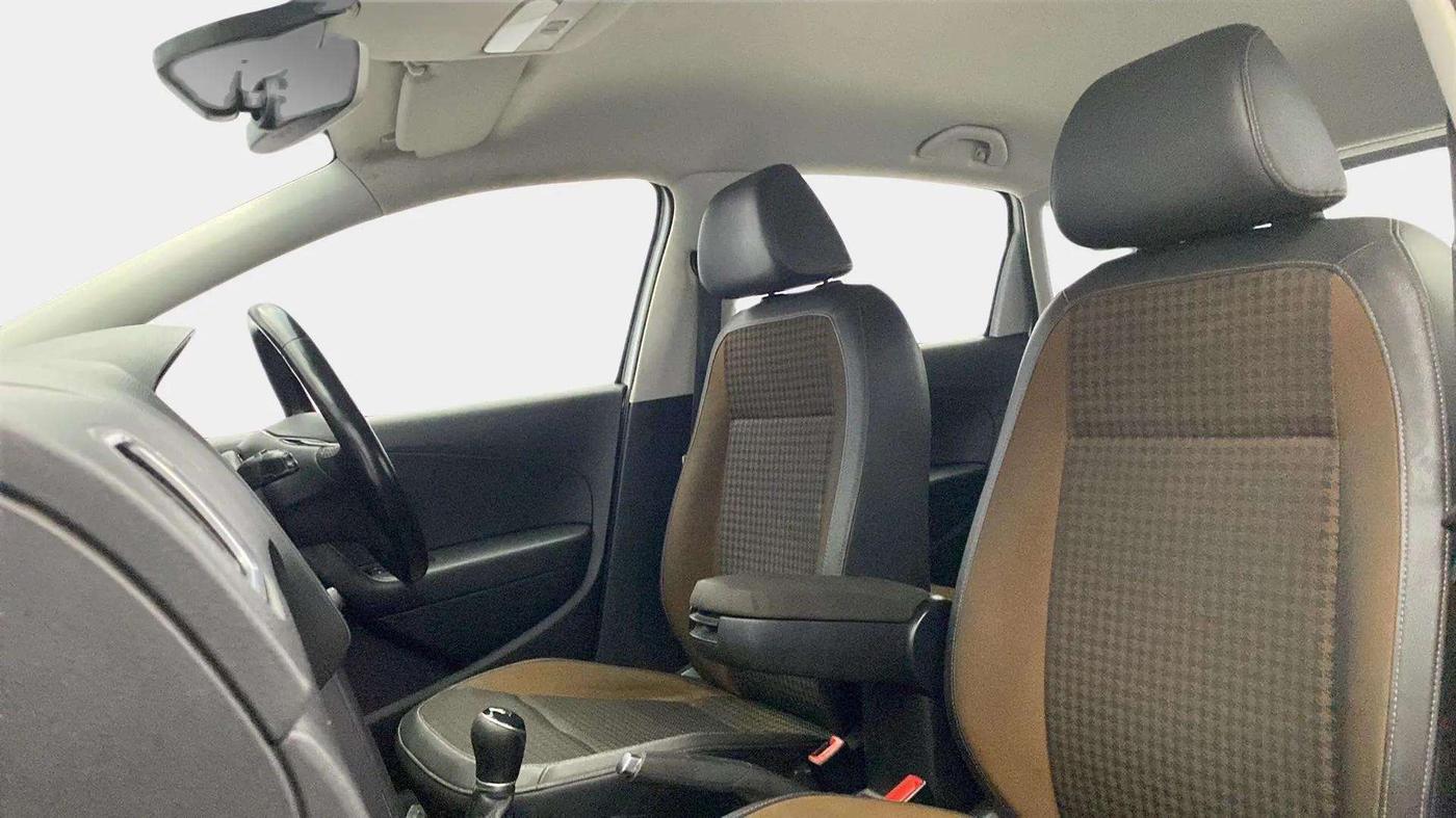 2018 Volkswagen Polo HIGHLINE PLUS 1.5 16 ALLOY, Diesel, Manual, 83,124 km, Right Side Front Door Cabin