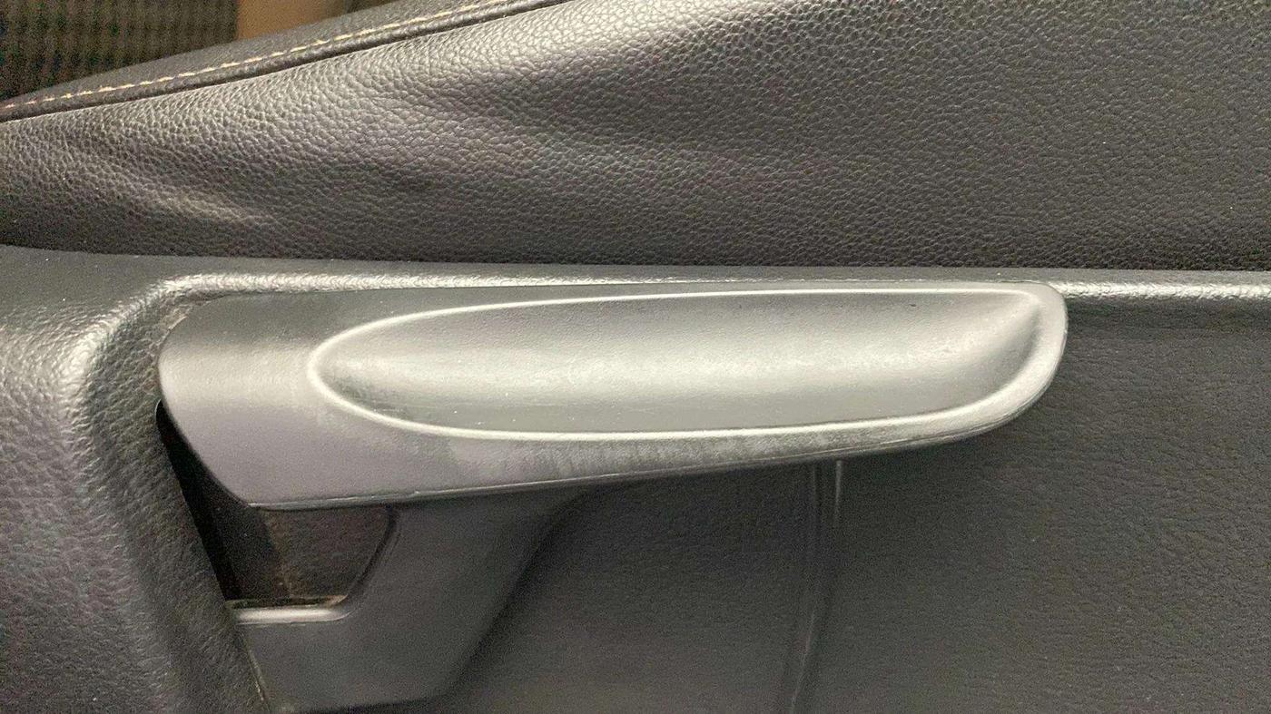 2018 Volkswagen Polo HIGHLINE PLUS 1.5 16 ALLOY, Diesel, Manual, 83,124 km, Driver Side Adjustment Panel