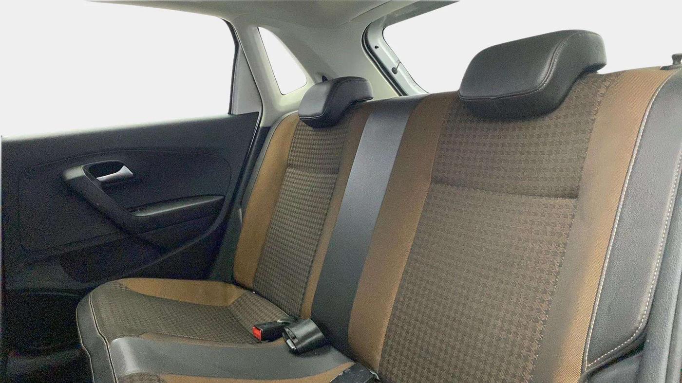 2018 Volkswagen Polo HIGHLINE PLUS 1.5 16 ALLOY, Diesel, Manual, 83,124 km, Right Side Rear Door Cabin