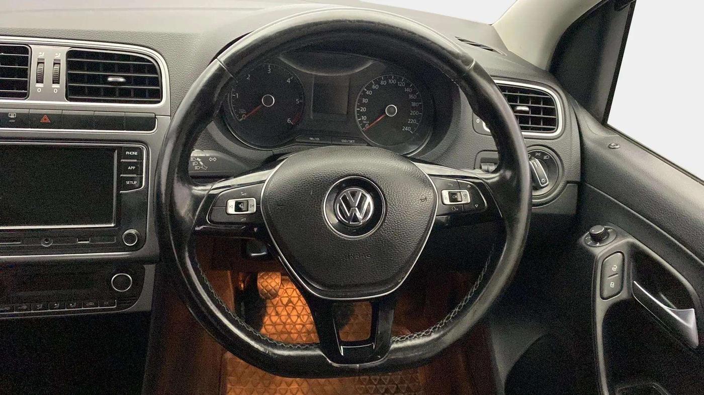 2018 Volkswagen Polo HIGHLINE PLUS 1.5 16 ALLOY, Diesel, Manual, 83,124 km, Steering Wheel Close Up