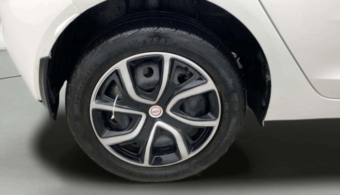 2022 Tata ALTROZ XT DIESEL, Diesel, Manual, 42,280 km, Right Rear Wheel