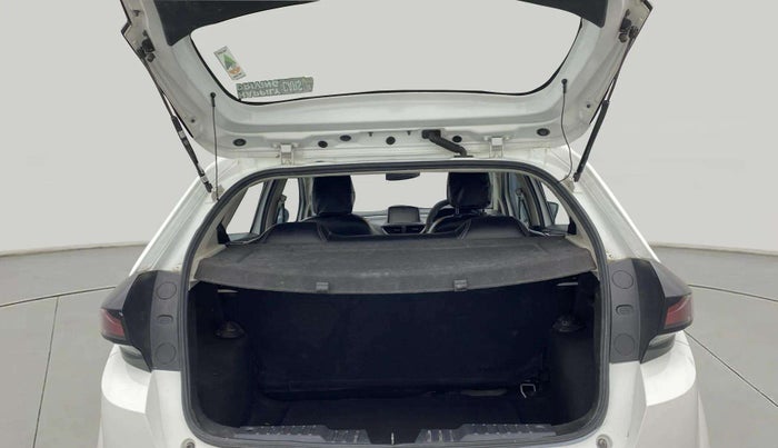 2022 Tata ALTROZ XT DIESEL, Diesel, Manual, 42,280 km, Boot Open Zoomed View