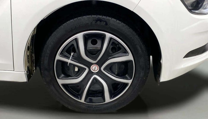 2022 Tata ALTROZ XT DIESEL, Diesel, Manual, 42,280 km, Right Front Wheel