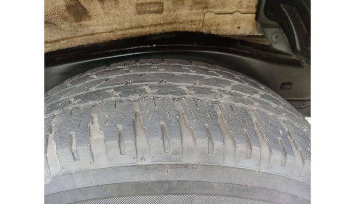 2019 Toyota Fortuner 2.8 4X2 AT, Diesel, Automatic, 1,03,970 km, Left Front Tyre Tread