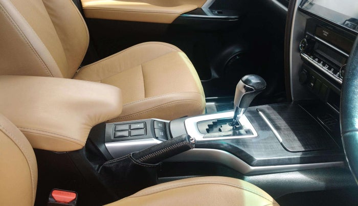 2019 Toyota Fortuner 2.8 4X2 AT, Diesel, Automatic, 1,03,970 km, Gear Lever