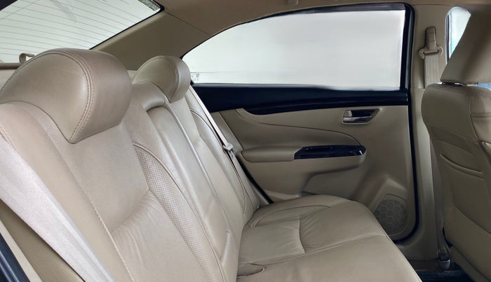 2016 Maruti Ciaz ZDI+ SHVS, Diesel, Manual, 70,370 km, Right Side Rear Door Cabin