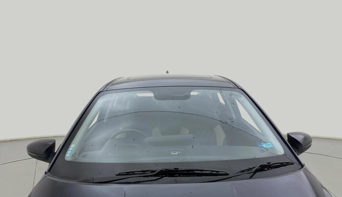 2023 Hyundai NEW I20 ASTA 1.2 MT, Petrol, Manual, 30,977 km, Front Windshield