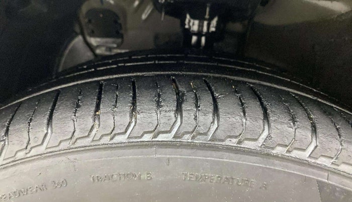 2023 Hyundai NEW I20 ASTA 1.2 MT, Petrol, Manual, 30,977 km, Left Front Tyre Tread