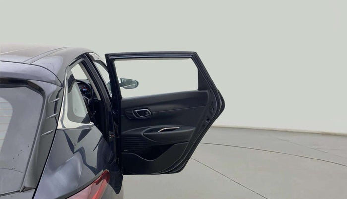 2023 Hyundai NEW I20 ASTA 1.2 MT, Petrol, Manual, 30,977 km, RHS Rear Door