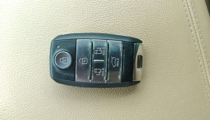 2020 KIA CARNIVAL PRESTIGE 2.2 9 STR, Diesel, Automatic, 67,378 km, Key Close Up