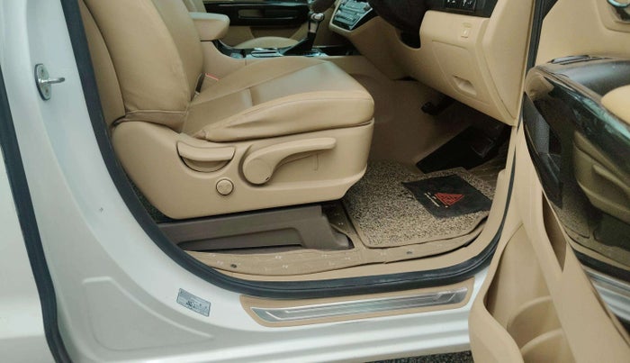 2020 KIA CARNIVAL PRESTIGE 2.2 9 STR, Diesel, Automatic, 67,378 km, Driver Side Adjustment Panel