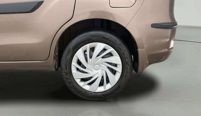 2013 Maruti Ertiga VXI, Petrol, Manual, 73,814 km, Left Rear Wheel
