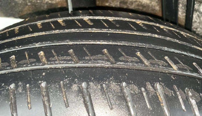 2019 Renault Kwid RXT 1.0 (O), Petrol, Manual, 57,814 km, Right Rear Tyre Tread