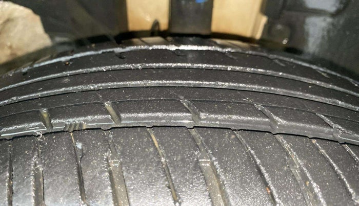 2019 Renault Kwid RXT 1.0 (O), Petrol, Manual, 57,814 km, Right Front Tyre Tread