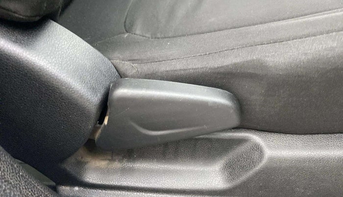 2019 Renault Kwid RXT 1.0 (O), Petrol, Manual, 57,814 km, Driver Side Adjustment Panel