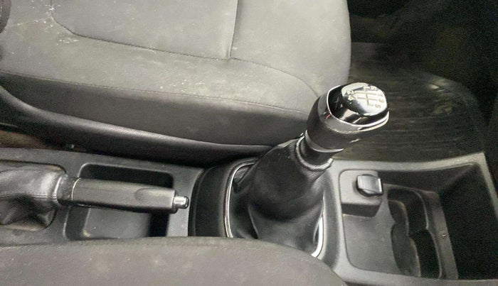 2019 Renault Kwid RXT 1.0 (O), Petrol, Manual, 57,814 km, Gear Lever