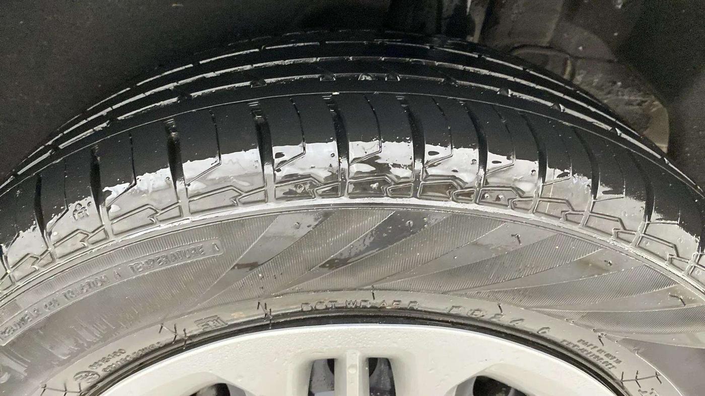 2024 KIA CARENS Prestige (O) 1.5 Petrol 7 STR, Petrol, Manual, 4,578 km, Left Rear Tyre Tread