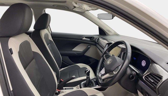 2021 Volkswagen TAIGUN TOPLINE 1.0 TSI MT, Petrol, Manual, 26,615 km, Right Side Front Door Cabin