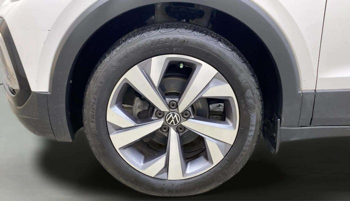 2021 Volkswagen TAIGUN TOPLINE 1.0 TSI MT, Petrol, Manual, 26,615 km, Left Front Wheel