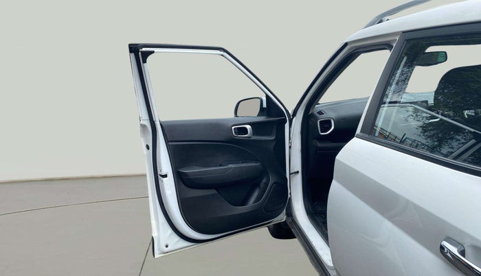 2022 Hyundai VENUE SX PLUS 1.0 TURBO DCT, Petrol, Automatic, 76,245 km, LHS Front Door