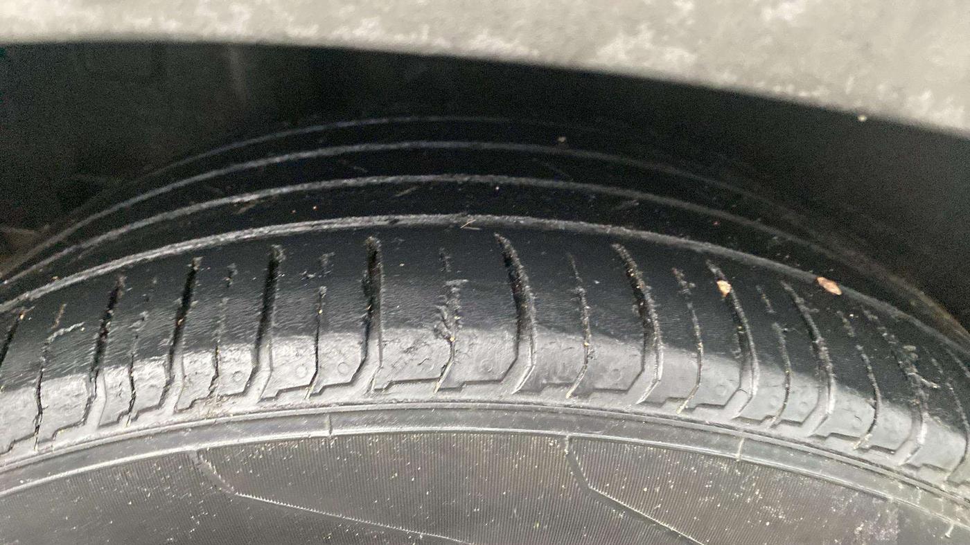 2022 Hyundai VENUE SX PLUS 1.0 TURBO DCT, Petrol, Automatic, 76,261 km, Right Rear Tyre Tread