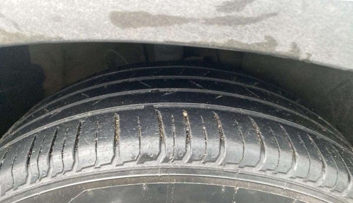 2022 Hyundai VENUE SX PLUS 1.0 TURBO DCT, Petrol, Automatic, 76,245 km, Right Front Tyre Tread