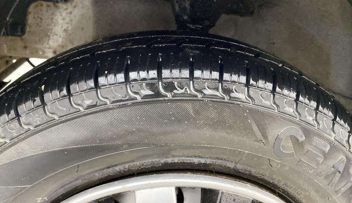 2016 Hyundai Eon ERA +, Petrol, Manual, 72,394 km, Left Front Tyre Tread