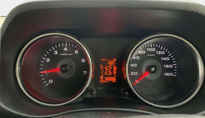2018 Mahindra TUV300 T10 AMT DUAL TONE, Diesel, Automatic, 42,666 km, Odometer Image