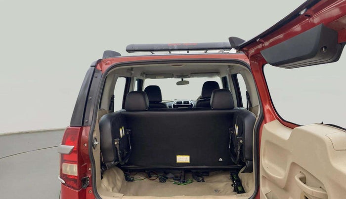 2018 Mahindra TUV300 T10 AMT DUAL TONE, Diesel, Automatic, 42,666 km, Boot Open Zoomed View