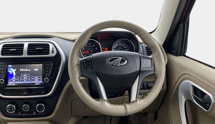 2018 Mahindra TUV300 T10 AMT DUAL TONE, Diesel, Automatic, 42,666 km, Steering Wheel Close Up