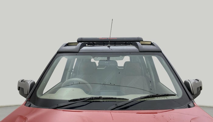 2018 Mahindra TUV300 T10 AMT DUAL TONE, Diesel, Automatic, 42,666 km, Front Windshield
