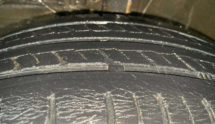 2018 Maruti Baleno DELTA PETROL 1.2, Petrol, Manual, 66,685 km, Left Front Tyre Tread