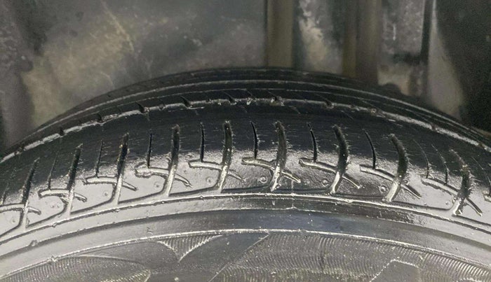 2016 Maruti Swift Dzire ZXI, Petrol, Manual, 42,264 km, Left Rear Tyre Tread