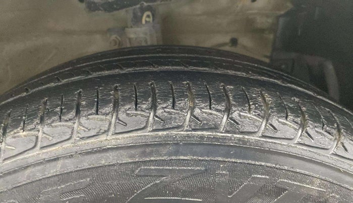 2016 Maruti Swift Dzire ZXI, Petrol, Manual, 42,264 km, Right Front Tyre Tread