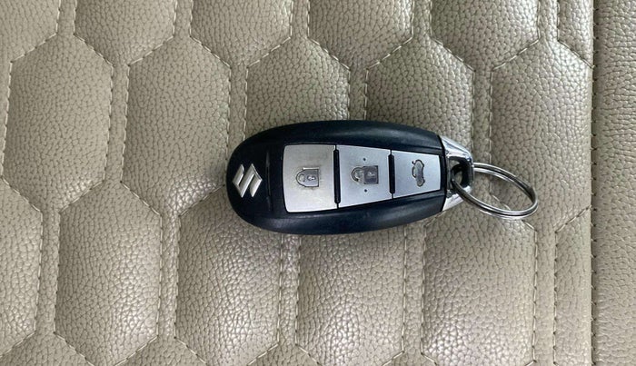 2016 Maruti Swift Dzire ZXI, Petrol, Manual, 42,264 km, Key Close Up