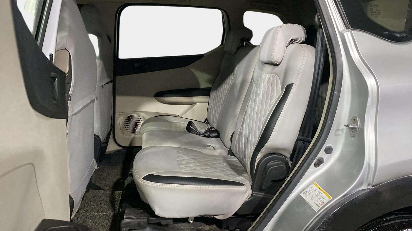 2022 Renault TRIBER RXT AMT, Petrol, Automatic, 24,314 km, Right Side Rear Door Cabin